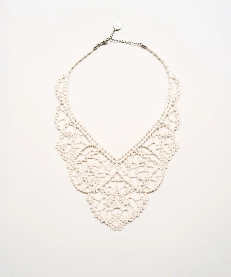ANTIQUE LACE SHORT NECKLACE
