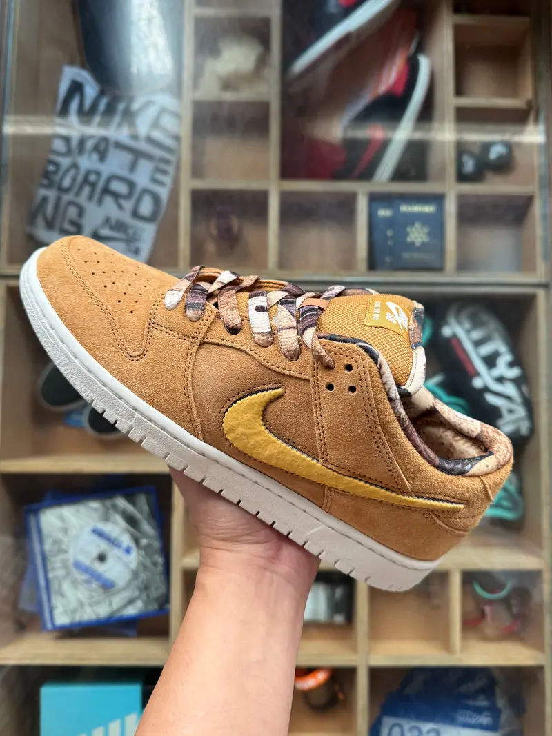 Nike SB Dunk Low x The NOTE Manchester "Brew Brew and Biscuits" IO9508-200