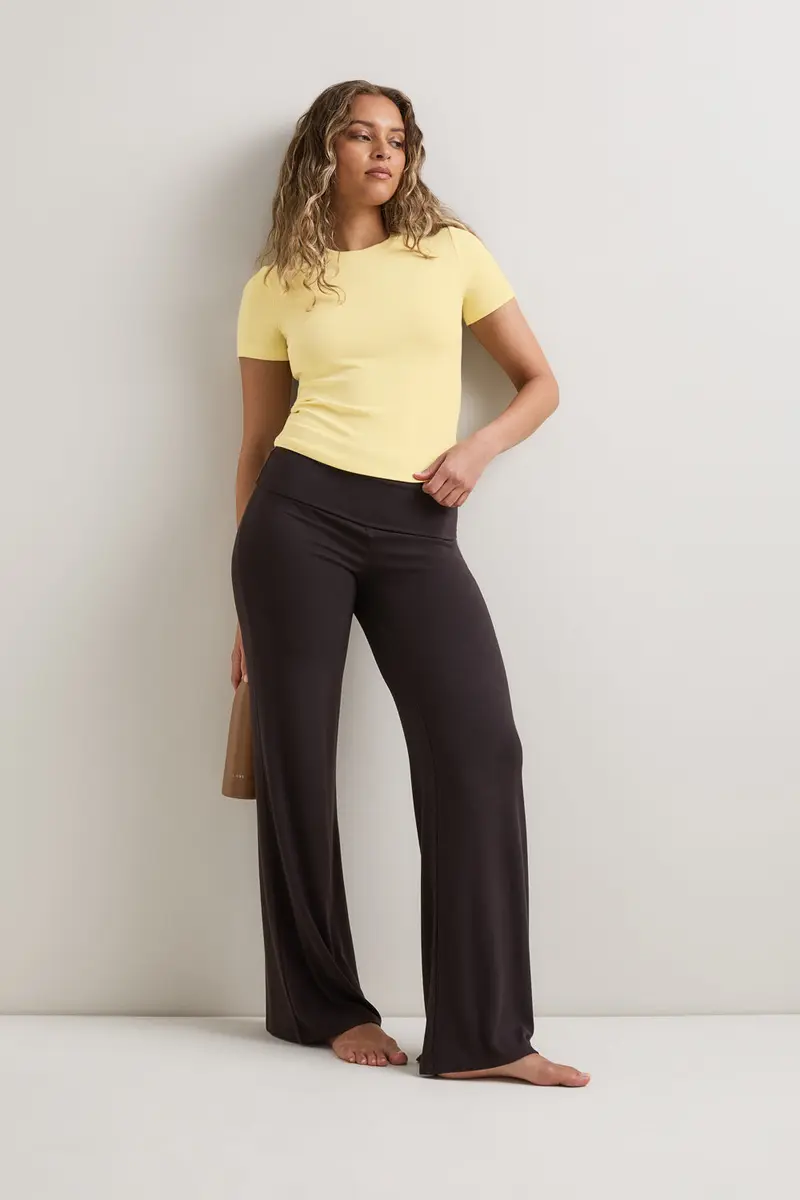 365 Sculpting Lounge T-Shirt - Lemon Yellow