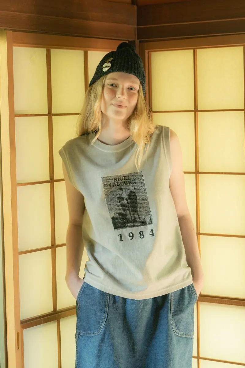 SLEEVELESS T PHOTO EMBROIDERY