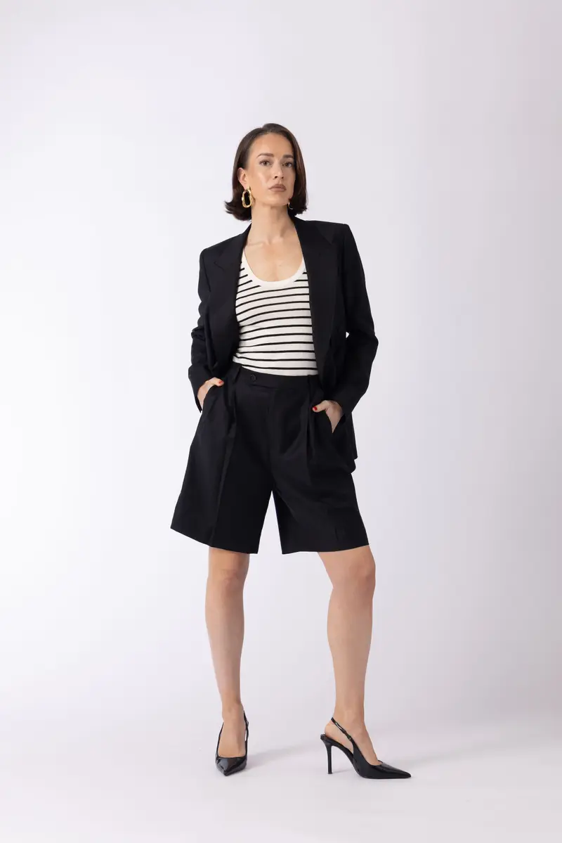 Bristol Jacket - Straight cut boyfriend style jacket in blac